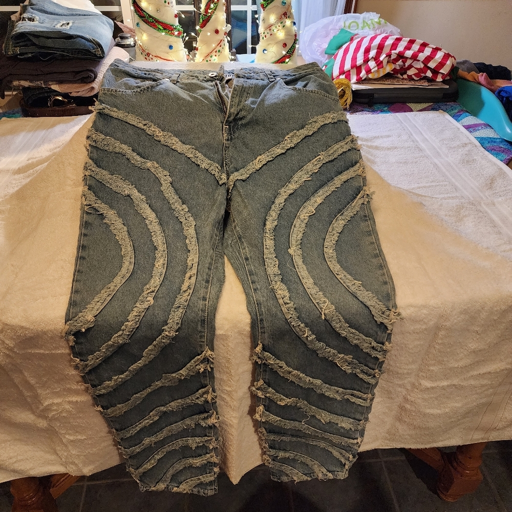 RAGGED Jeans size 34 New